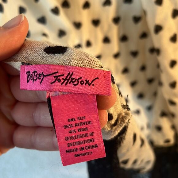 Betsey Johnson Oversized Lightweight Scarf Hearts Lace - Picture 2 of 6